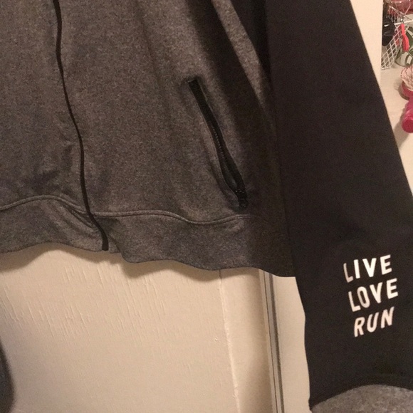 Running jacket - Picture 2 of 3